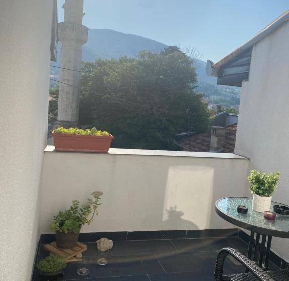 پانسیون Purple Rooms