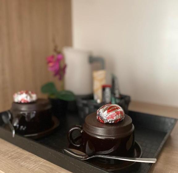 پانسیون Purple Rooms