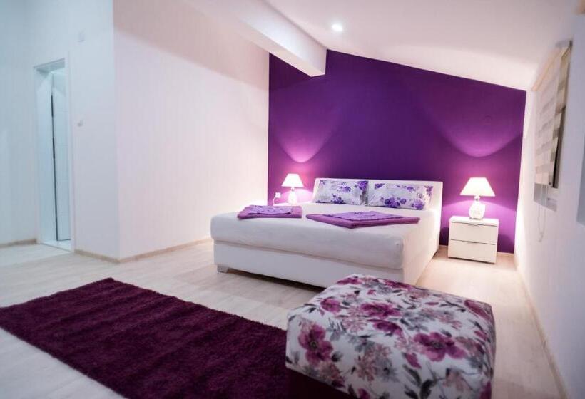 پانسیون Purple Rooms