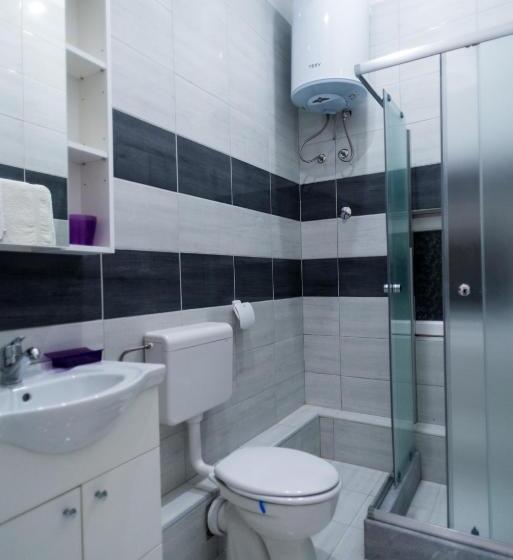 پانسیون Purple Rooms