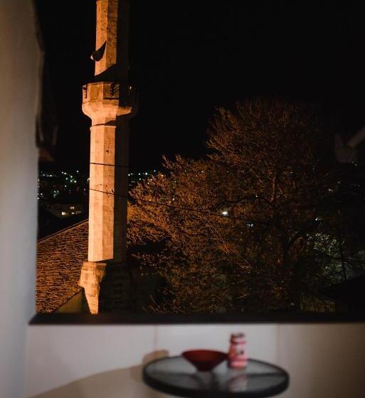 پانسیون Purple Rooms