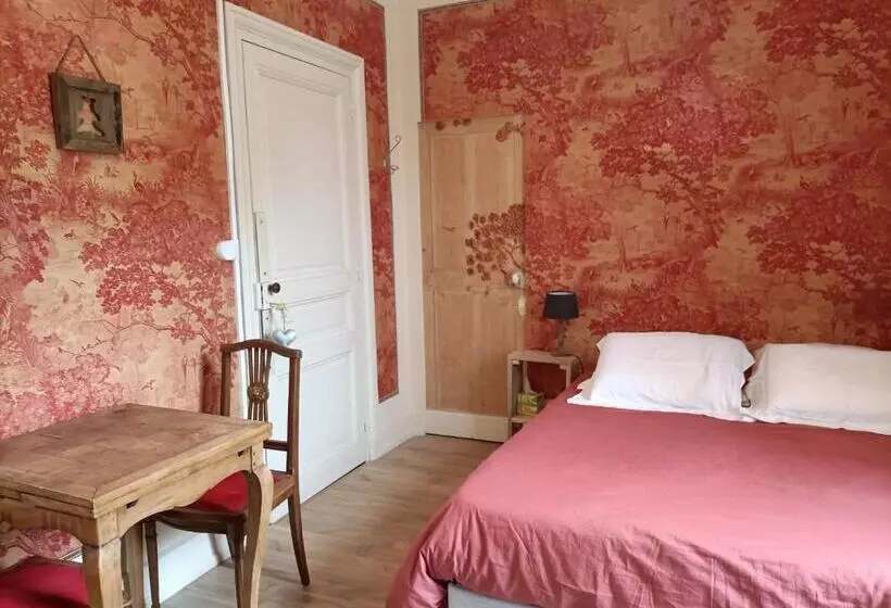 ベッドアンドブレックファースト Château D Arfeuilles Chambres Et Tables D Hôtes