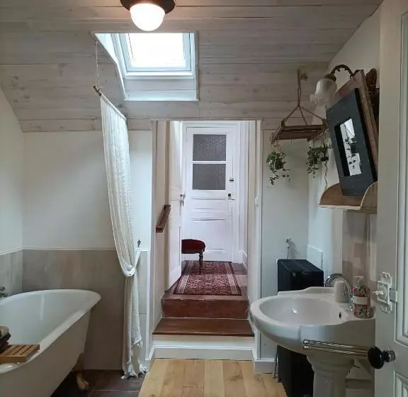 ベッドアンドブレックファースト Château D Arfeuilles Chambres Et Tables D Hôtes