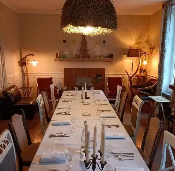 ベッドアンドブレックファースト Château D Arfeuilles Chambres Et Tables D Hôtes