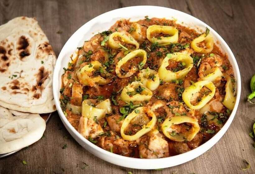 تختخواب و صبحانه The Comfort Lodge