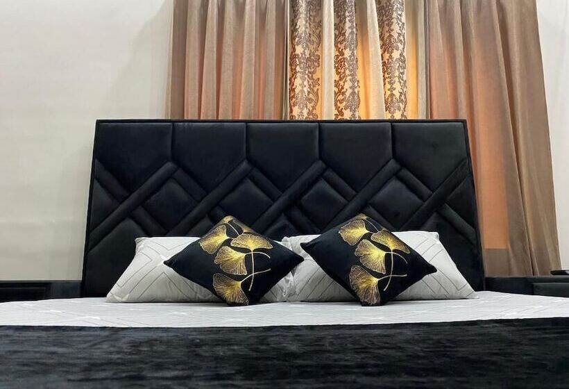 تختخواب و صبحانه The Comfort Lodge