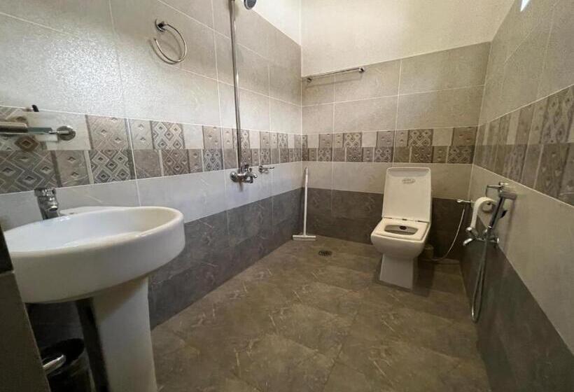 تختخواب و صبحانه The Comfort Lodge