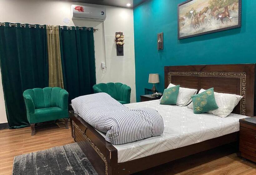 تختخواب و صبحانه The Comfort Lodge