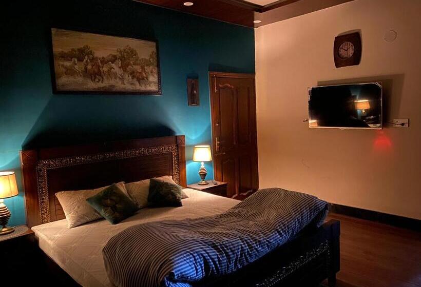 تختخواب و صبحانه The Comfort Lodge