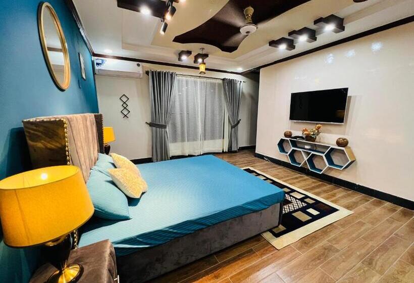 تختخواب و صبحانه The Comfort Lodge