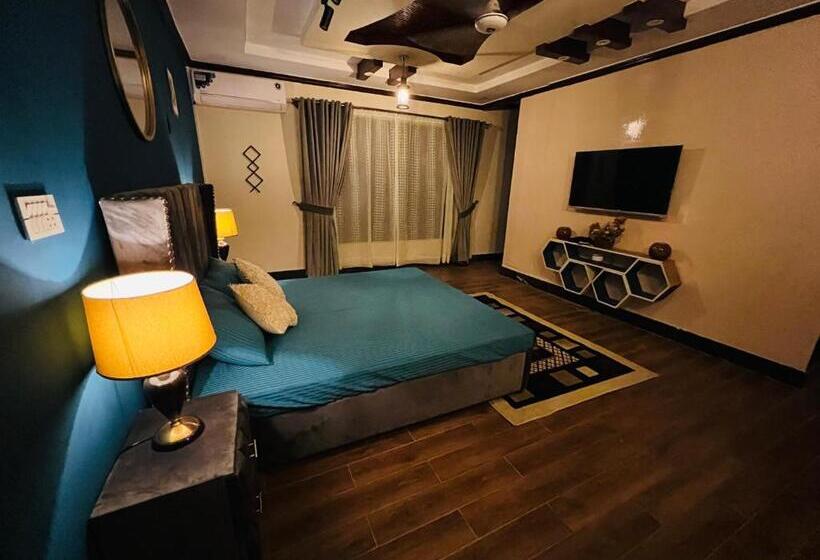 تختخواب و صبحانه The Comfort Lodge