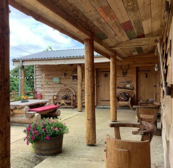 هتل Oak Ridge Cabin