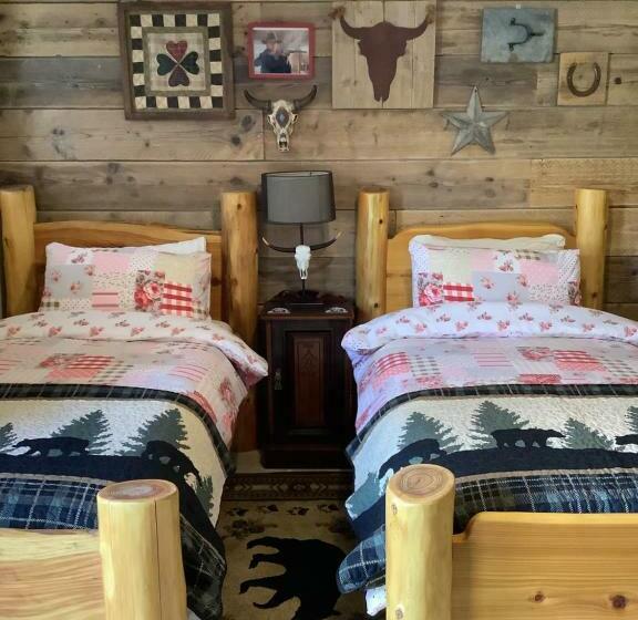 هتل Oak Ridge Cabin