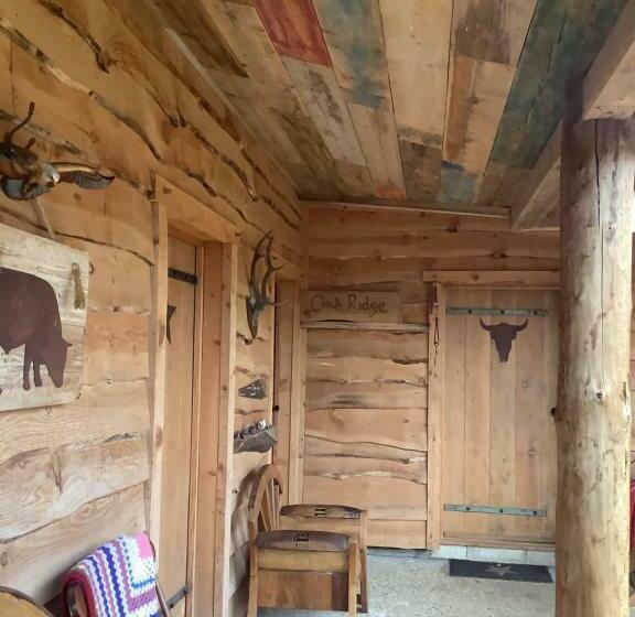 هتل Oak Ridge Cabin