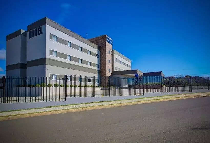 ホテル Slaviero Ponta Grossa