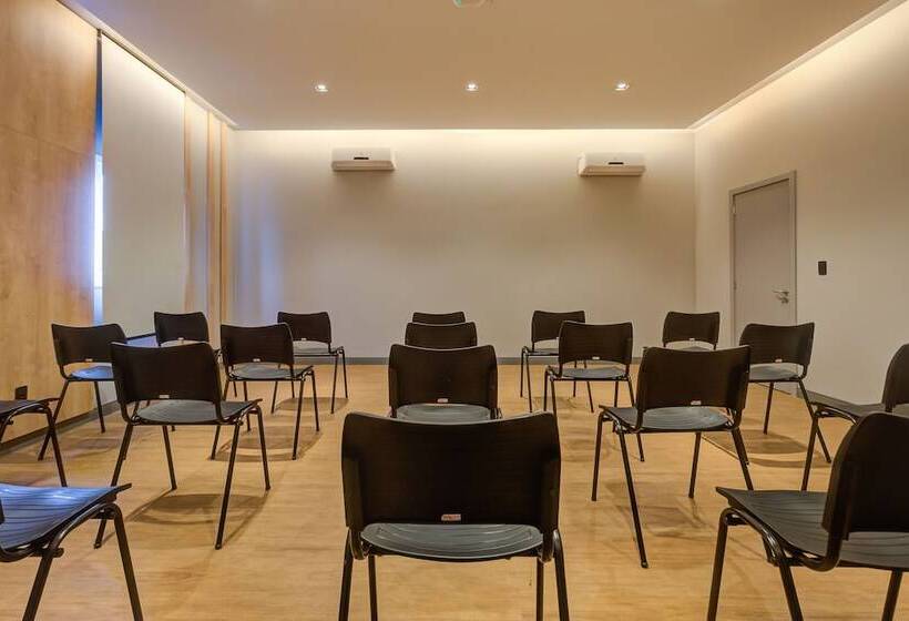 هتل Slaviero Ponta Grossa