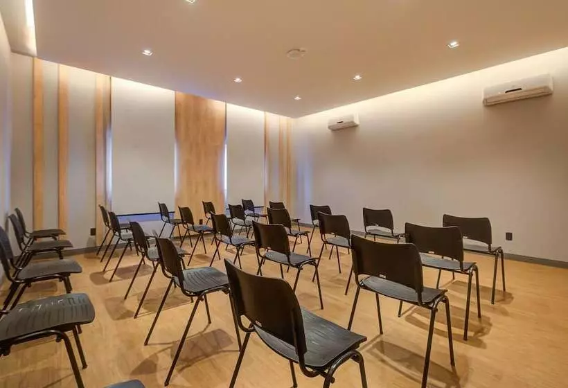 ホテル Slaviero Ponta Grossa