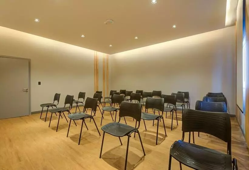 ホテル Slaviero Ponta Grossa