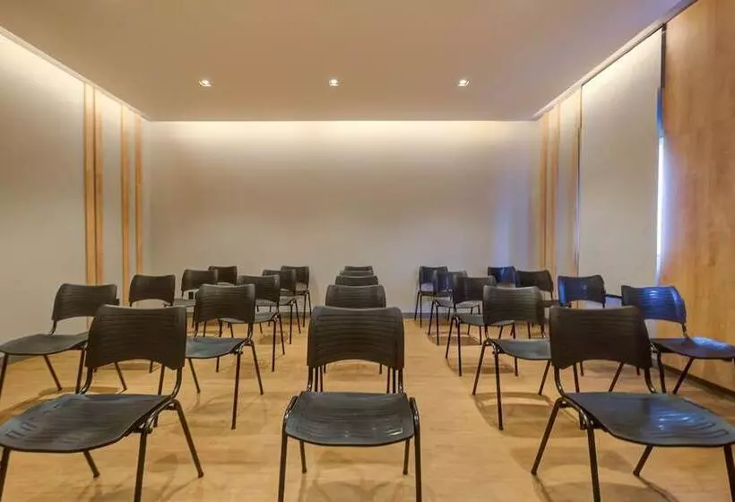 ホテル Slaviero Ponta Grossa