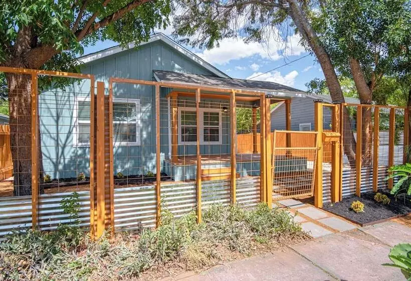 Newly Remodeled 4br 2ba Near Amazing Downtown