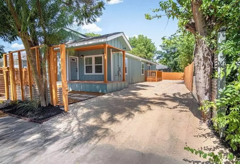 Newly Remodeled 4br 2ba Near Amazing Downtown