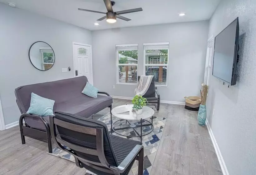 Newly Remodeled 4br 2ba Near Amazing Downtown