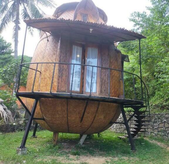 פנסיון Homepod Mandalika