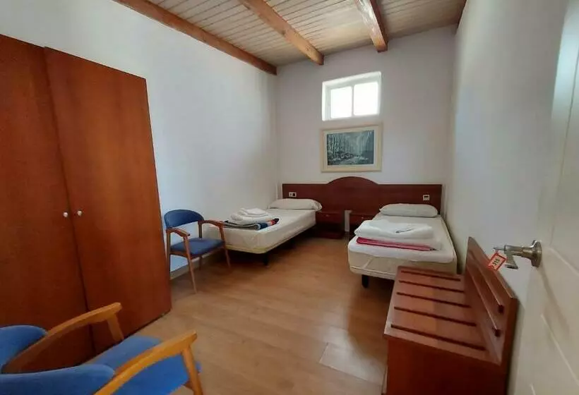 ペンション Room In Guest Room   310 Habitacion De 2 Camas Individuales