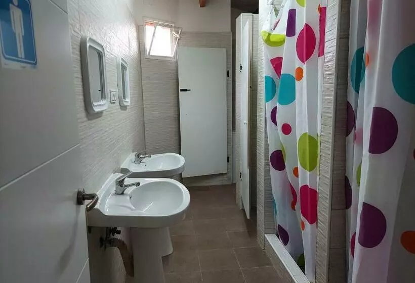 ペンション Room In Guest Room   310 Habitacion De 2 Camas Individuales