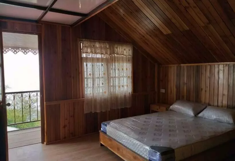 Lomakeskus Sherpa Villa