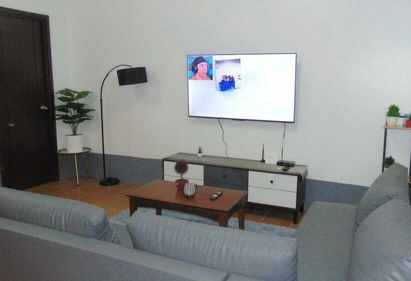 Stylish 2 Bedroom At San Lorenzo Place Condo