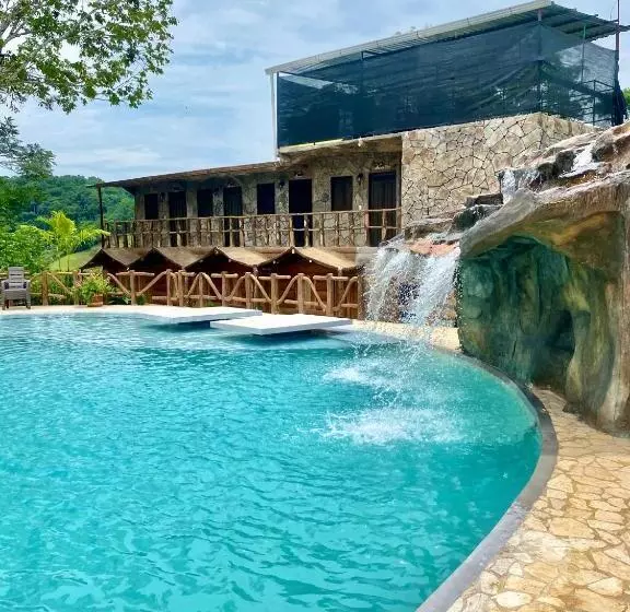 Hotelli Eco Resort