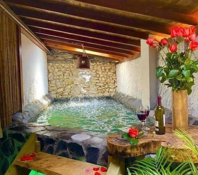 בית מלון כפרי Oru Campestre