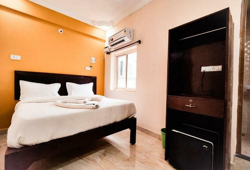 בית מלון כפרי Candolim Aloft