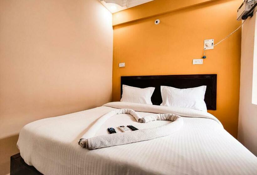 בית מלון כפרי Candolim Aloft