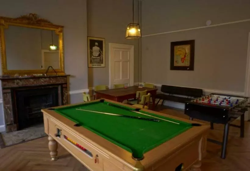 Leevin Hostel George