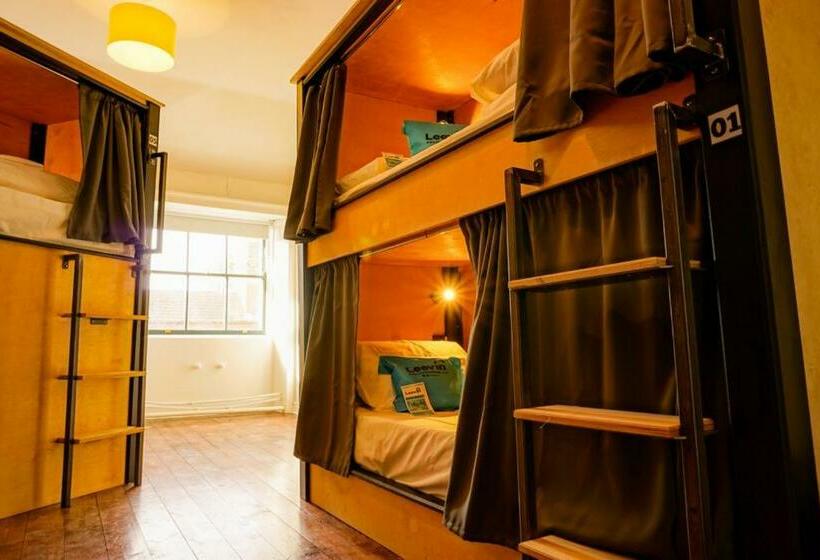 Leevin Hostel George