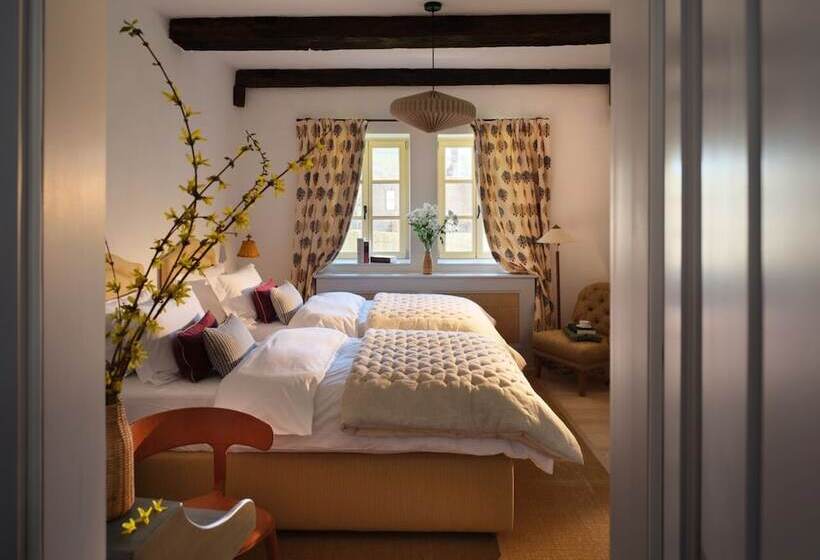 هتل Bethlen Estates Transylvania