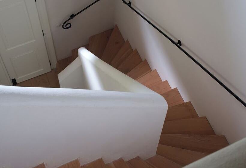 هتل Bethlen Estates Transylvania