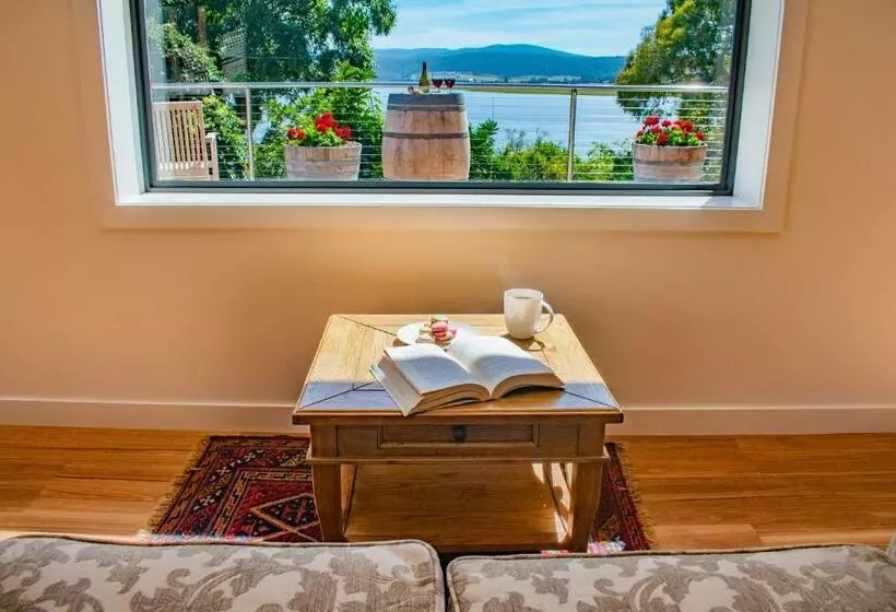 Majatalo Tamar House