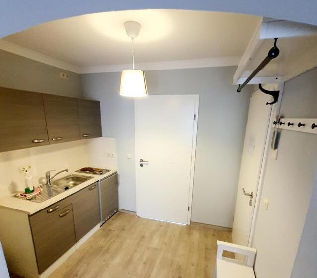 ベッドアンドブレックファースト Pension Apostel