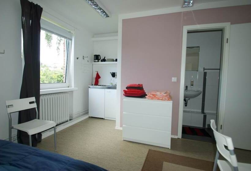 Flensbed Hotel & Hostel