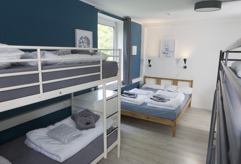 Flensbed Hotel & Hostel