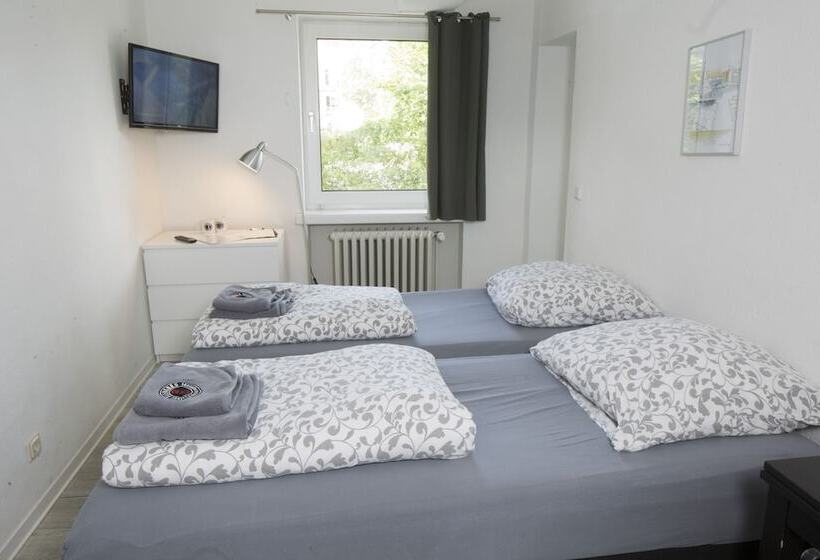 Flensbed Hotel & Hostel