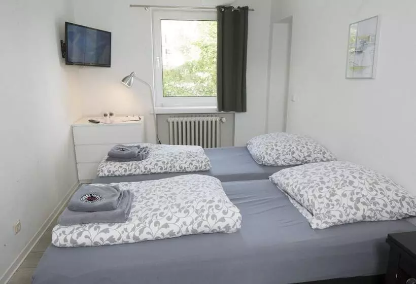 Flensbed Hotel & Hostel