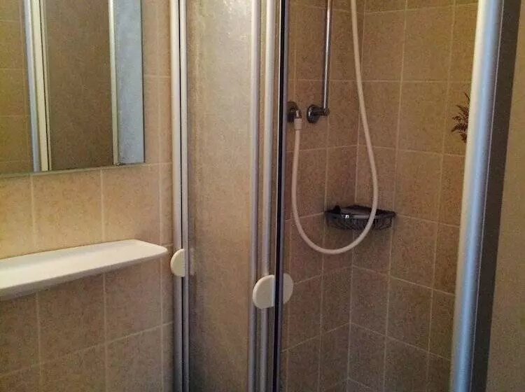 בית מלון כפרי & Apartment Am Theaterplatz