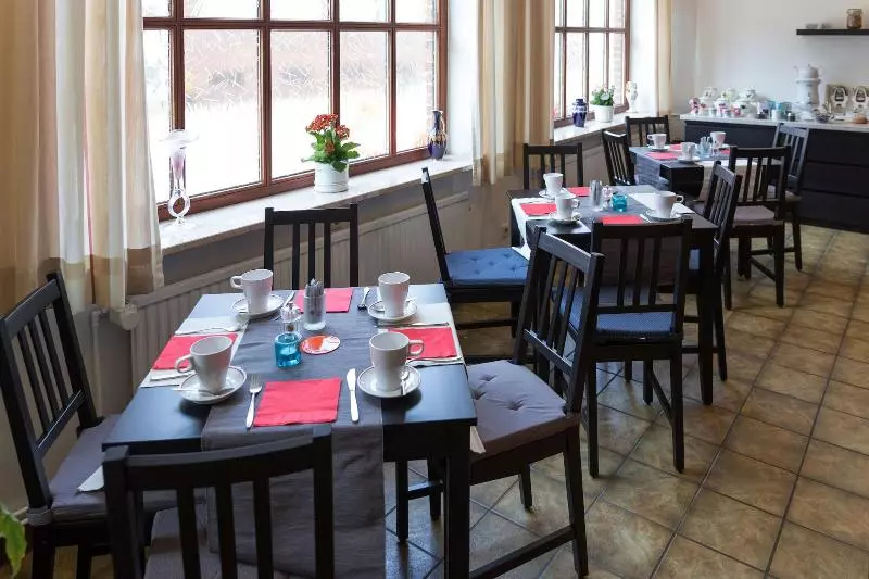 בית מלון כפרי & Apartment Am Theaterplatz