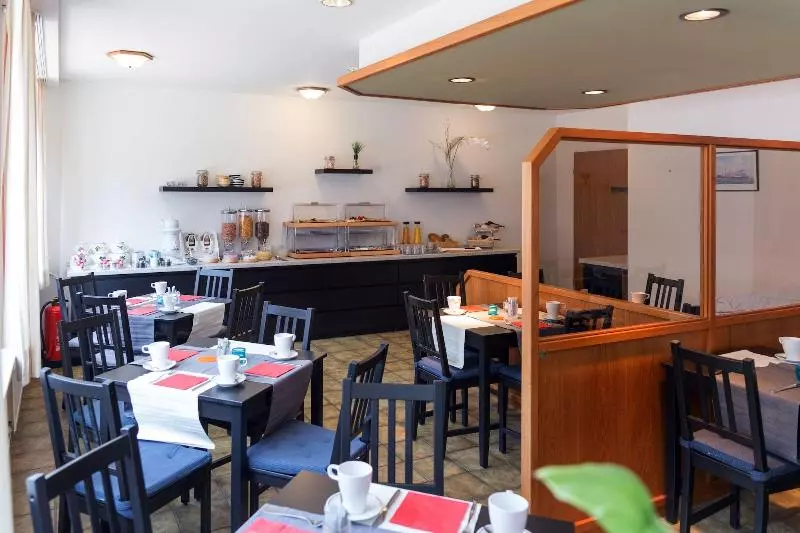 בית מלון כפרי & Apartment Am Theaterplatz