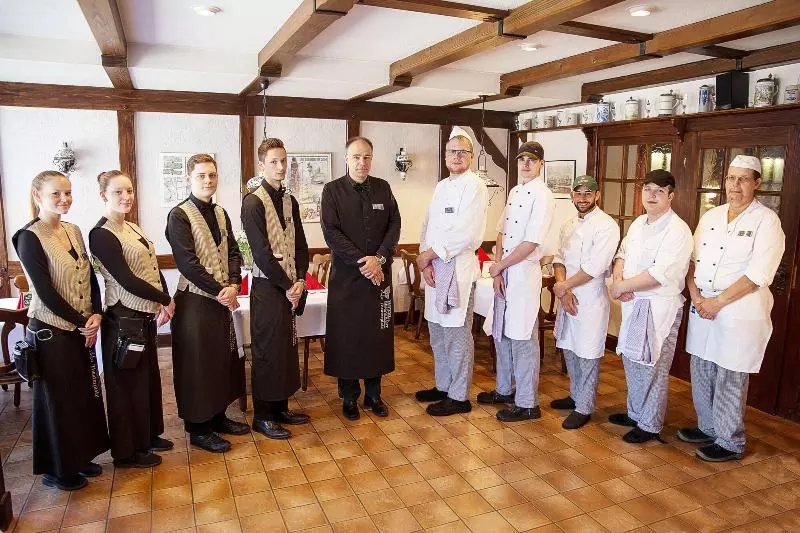 בית מלון כפרי & Apartment Am Theaterplatz