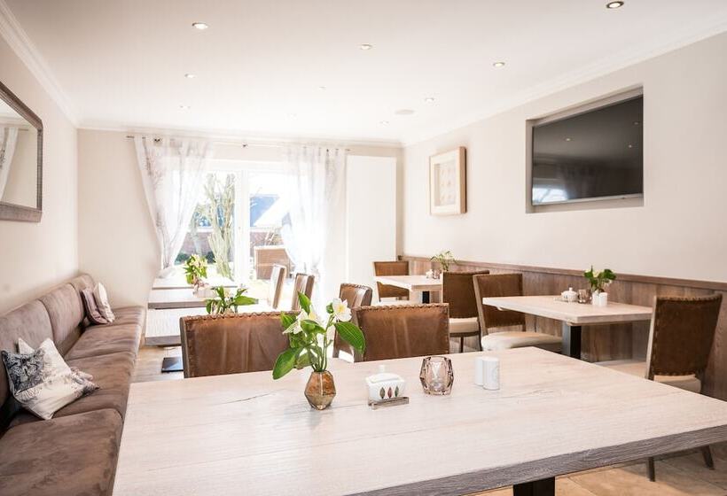 Отель Landhaus Sylter Hahn